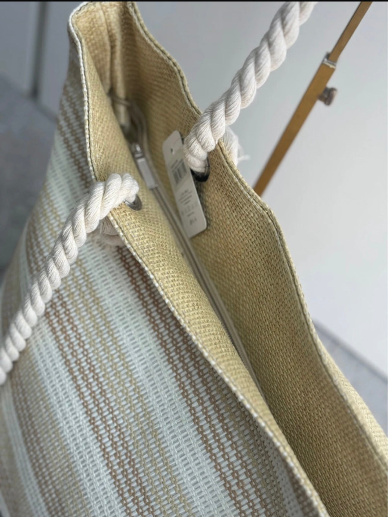 Borsa mare intrecciata – Eleganza naturale in tonalità beige