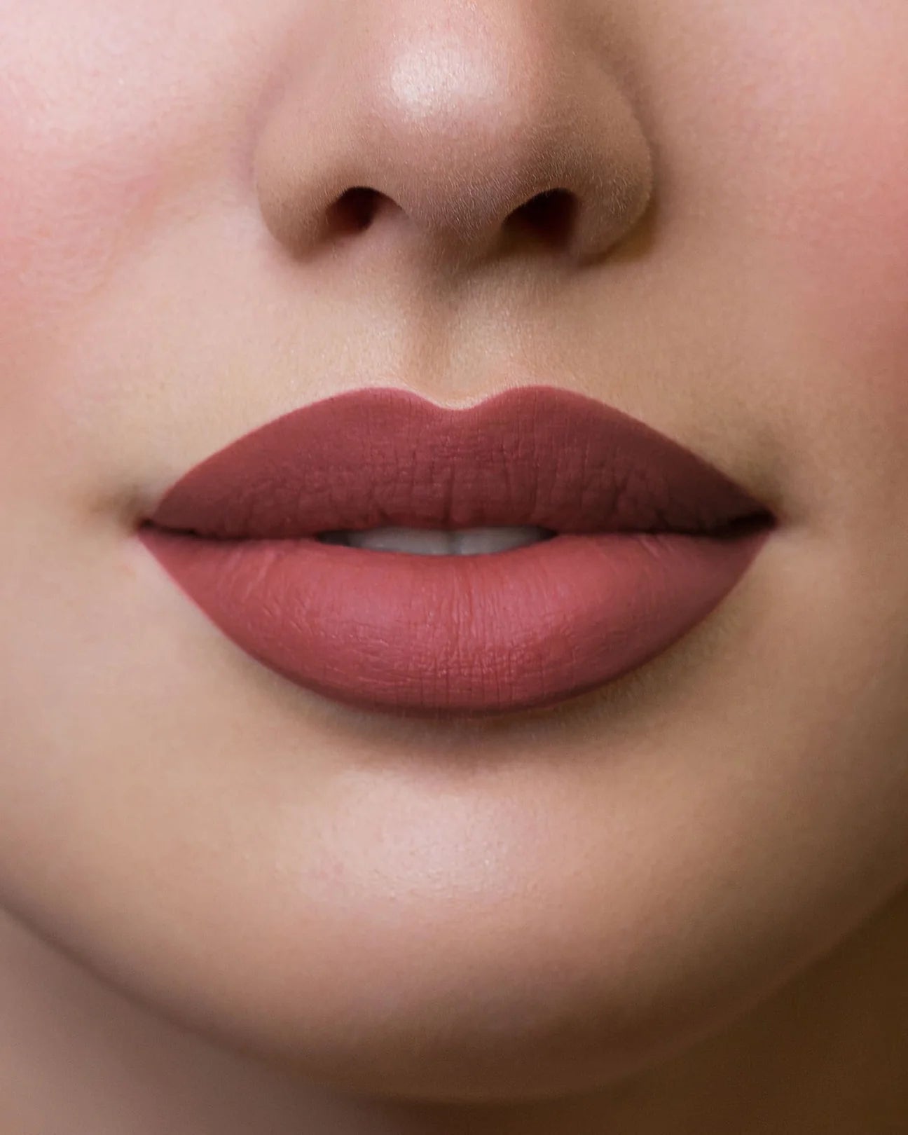 HYPNOTIZE LIQUID LIPSTICK - Rossetto Liquido Lunga Tenuta
