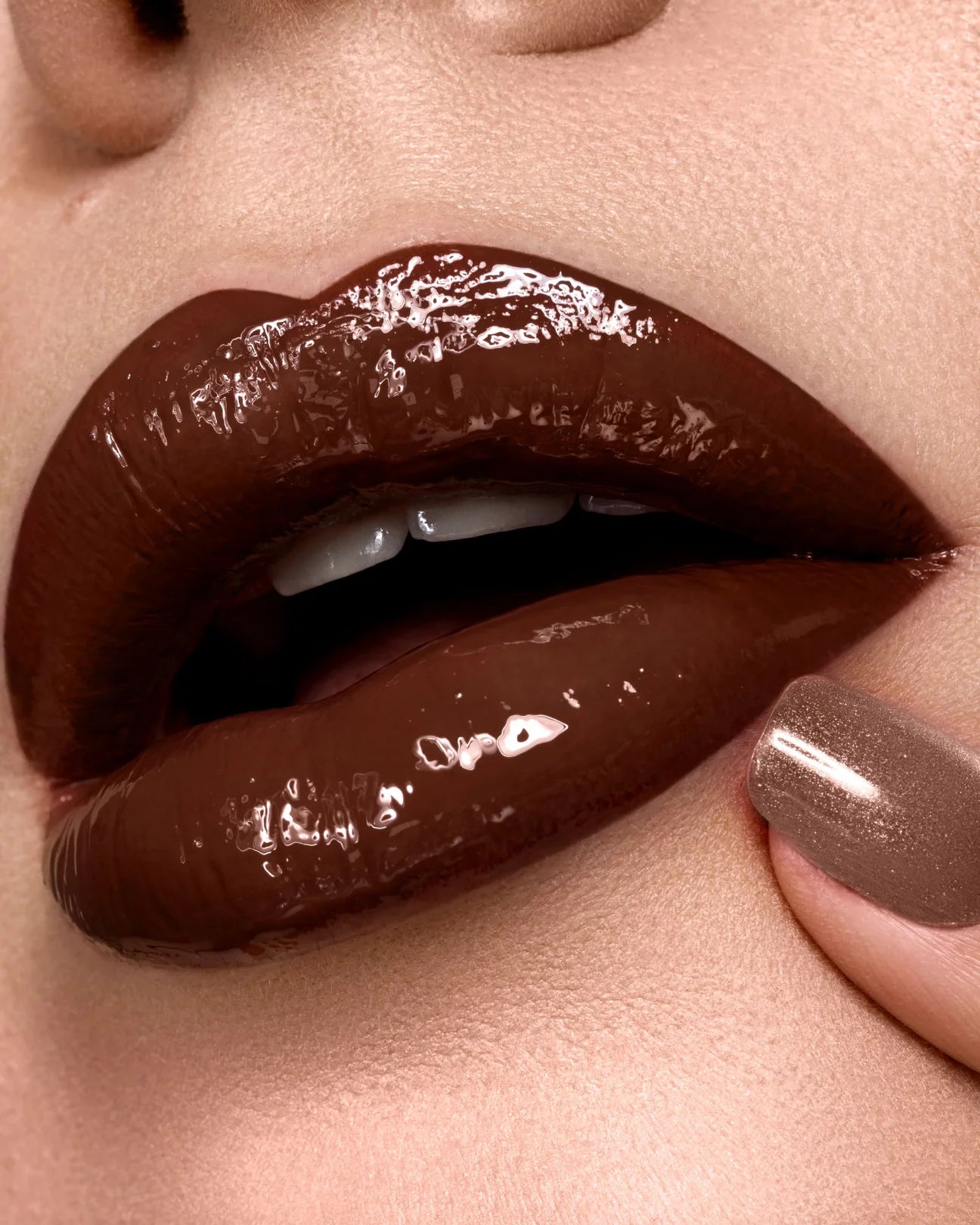 LIP BONDAGE - Rossetto Liquido Vinilico