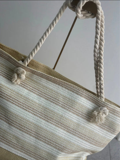 Borsa mare intrecciata – Eleganza naturale in tonalità beige